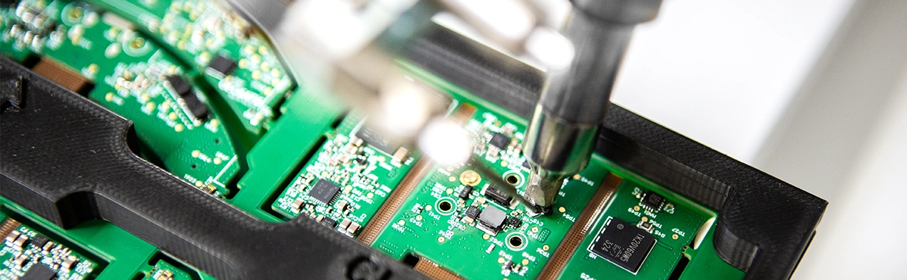 Image de fond avec le robot de soudage